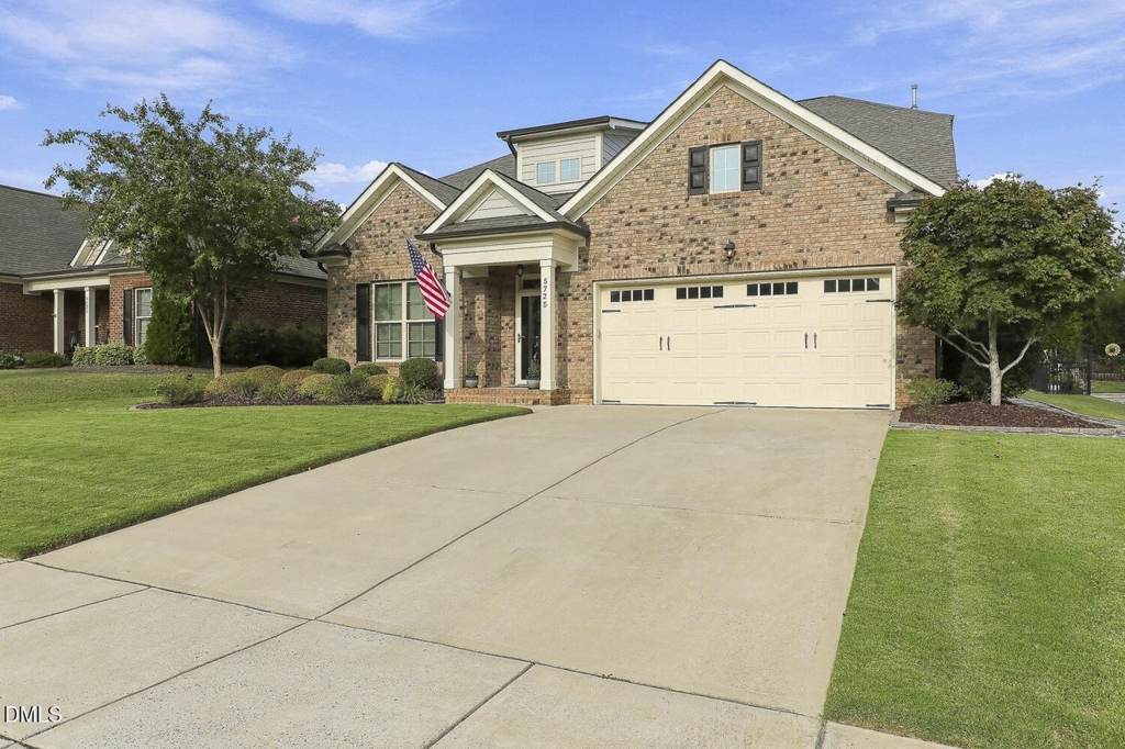 5725 Mizuno Dr, Fuquay Varina, NC 27526
