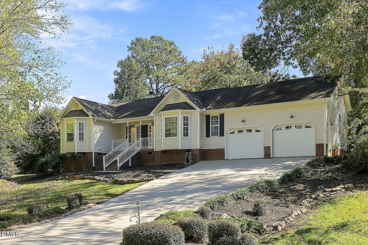 2352 Rowland Pond Dr, Willow Spring