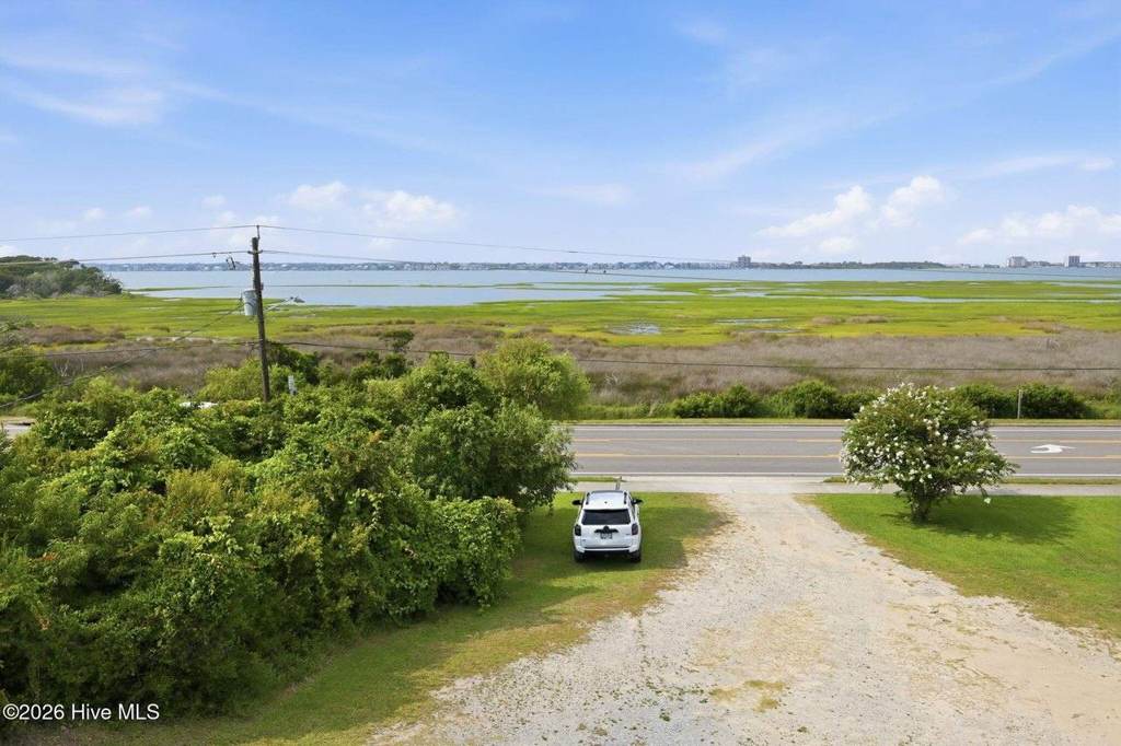 Photo 3 of 1116 E Fort Macon Rd