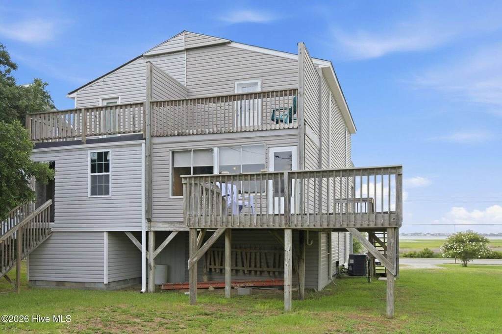 Photo 6 of 1116 E Fort Macon Rd