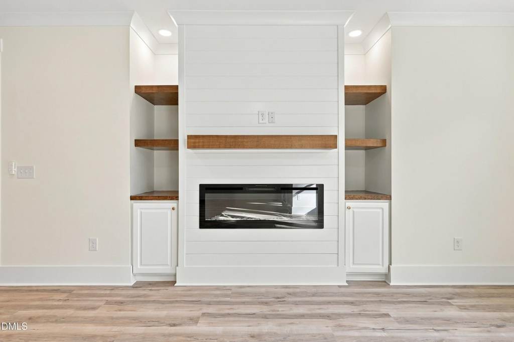 Photo 9 of 613 Pearces Rd