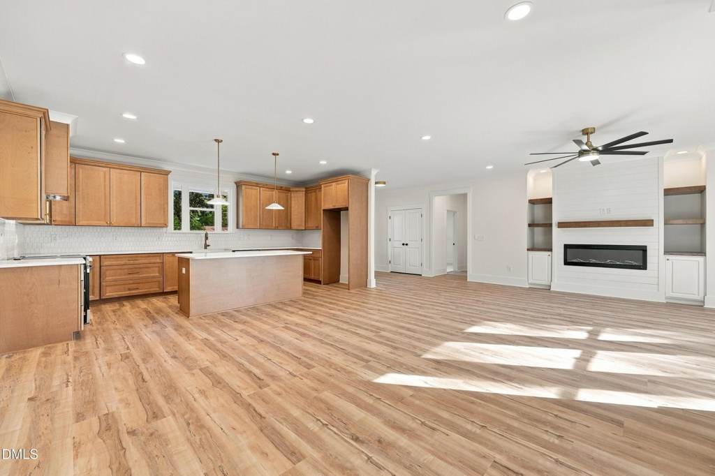 Photo 11 of 613 Pearces Rd