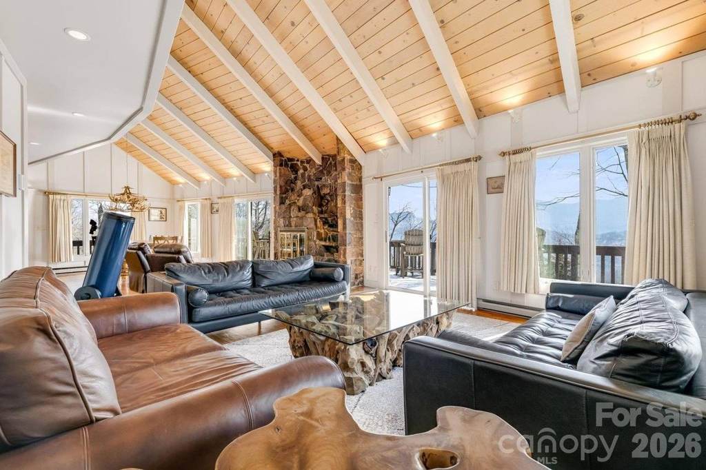 Photo 7 of 301 Highland Cir