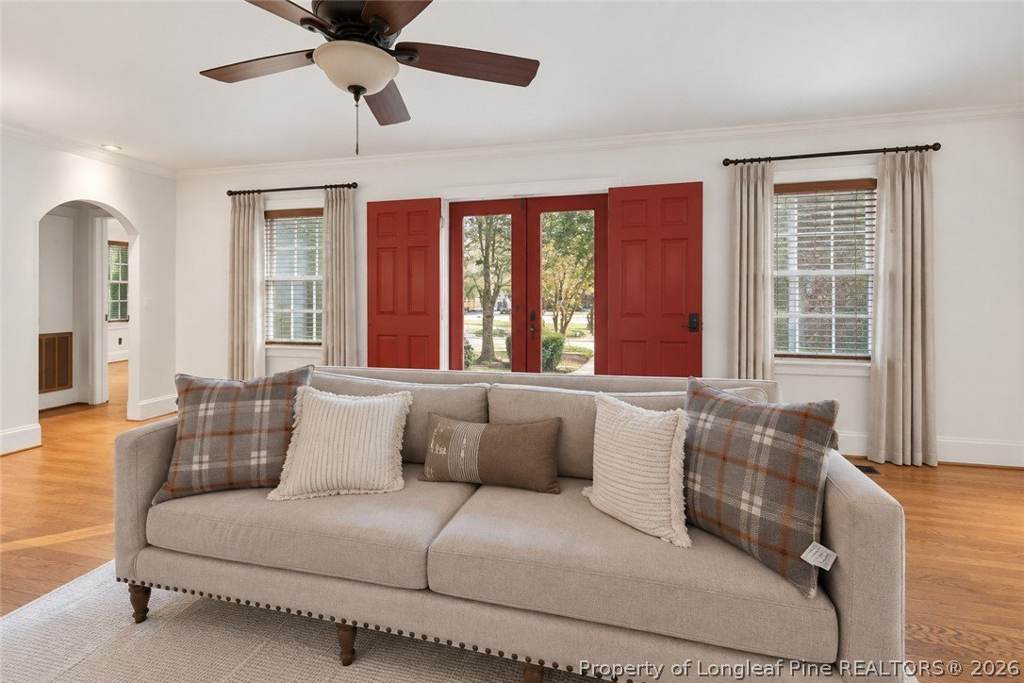 Photo 4 of 300 Pinecrest Dr