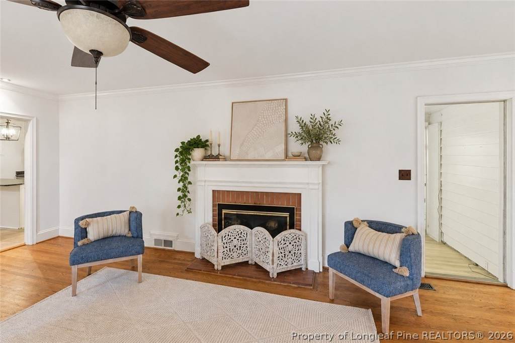 Photo 5 of 300 Pinecrest Dr