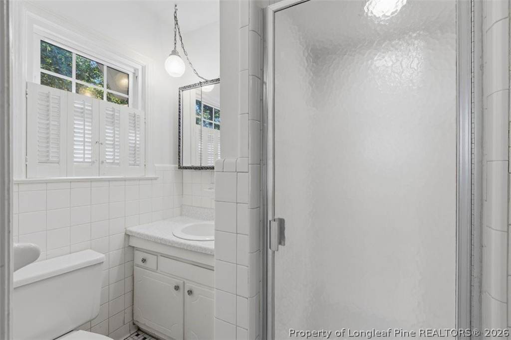 Photo 12 of 300 Pinecrest Dr