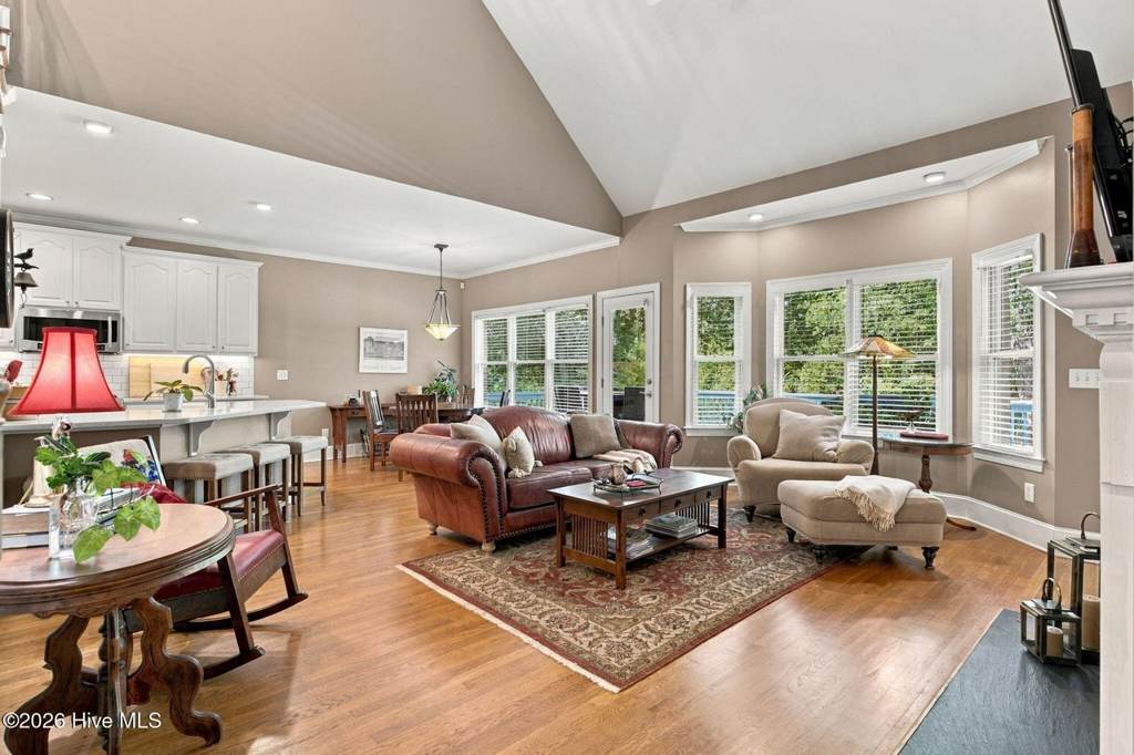 Photo 5 of 1421 Halcyon Ln