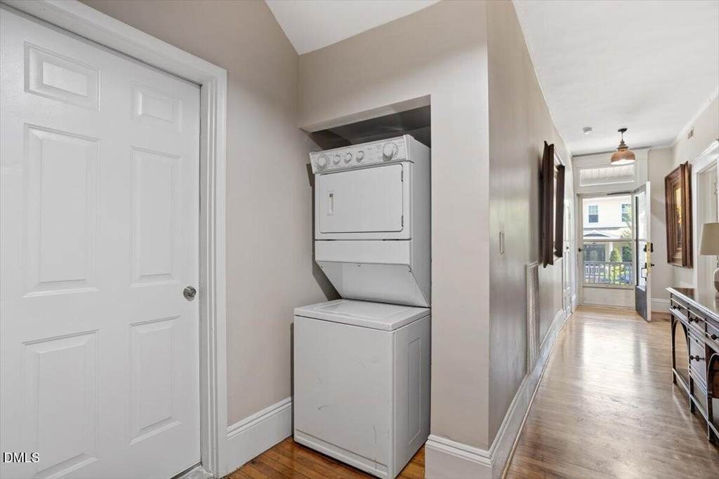 Photo 6 of 404 E Edenton St