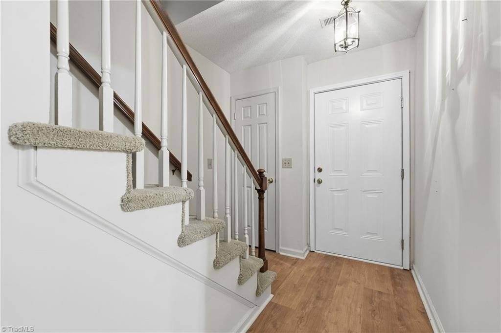 Photo 4 of 1109 Yellowbell Pl