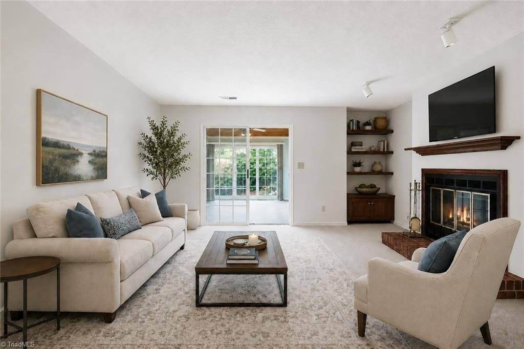 Photo 8 of 1109 Yellowbell Pl
